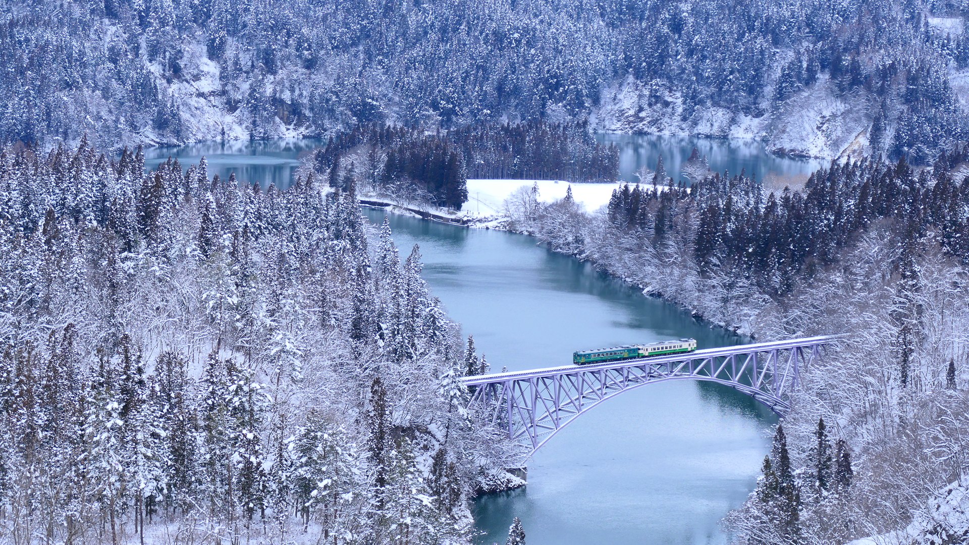 鉄道橋梁の美しい写真